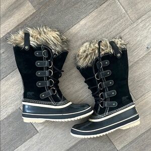 Sorel Black Winter Boots with Faux Fur Trim